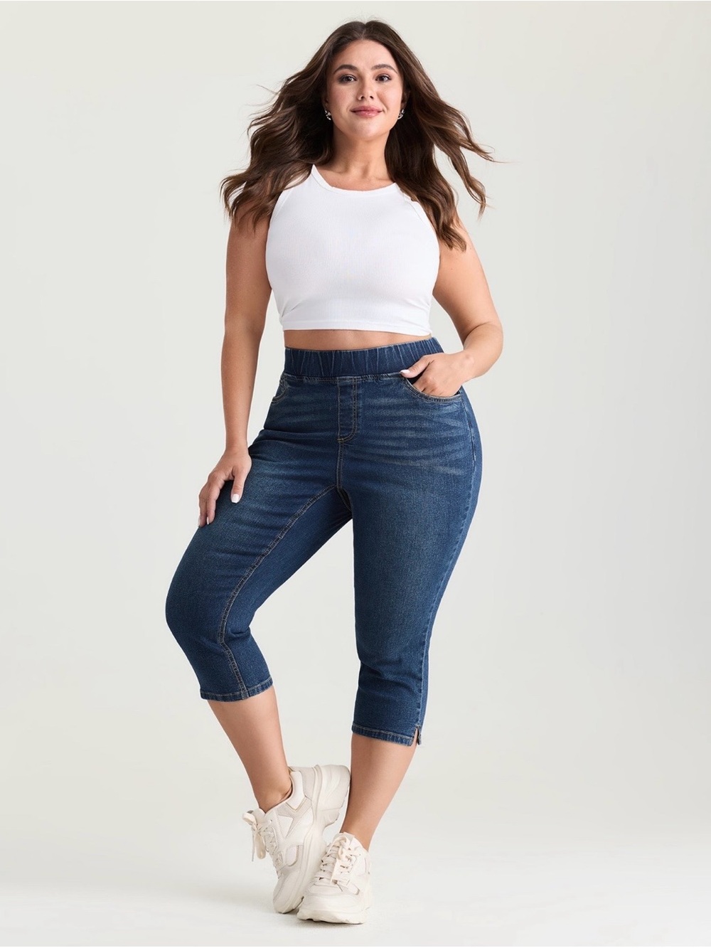 Pull-On Stretchy Waist Capri Jeans in Dark Blue